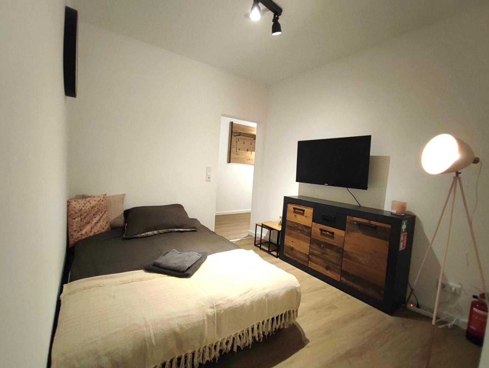 Rtr Essen - Fuer Bis Zu 8 Personen - Voll Ausgestattet - Zentral Limbecker Platz - Messe - Uniklinikum - Smart Tv - Modern Daire Dış mekan fotoğraf